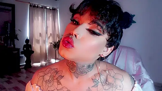 Snapshot of little_star_porn chatting on February 22, 6:30 pm little star porn online show from February 22, 6:30 pm