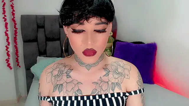 Snapshot of little_star_porn chatting on October 8, 12:03 pm little star porn online show from October 8, 12:03 pm