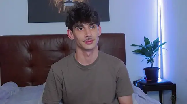 DanielCrush1 online show from March 1, 4:22 pm