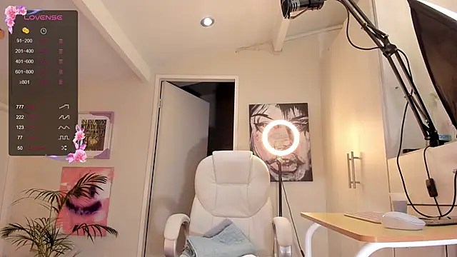 catalinasaiz online show from February 10, 4:19 am