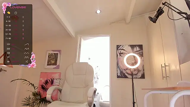 catalinasaiz online show from February 25, 2:00 pm