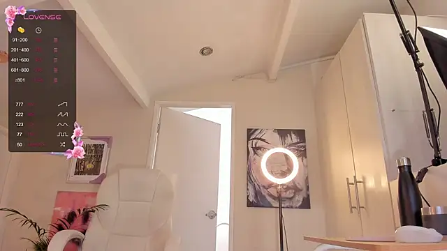 catalinasaiz online show from February 27, 1:28 pm