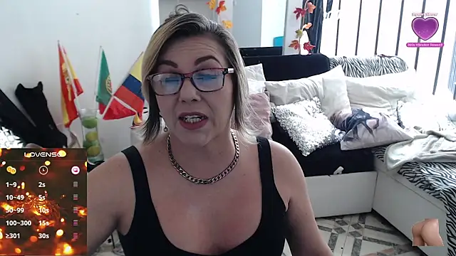 Snapshot of Myrnasexxx chatting on February 7, 4:46 pm Myrnasexxx online show from February 7, 4:46 pm