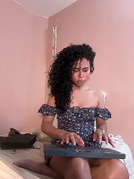 Snapshot of GabriSaenz chatting on December 3, 4:06 pm GabriSaenz online show from December 3, 4:06 pm