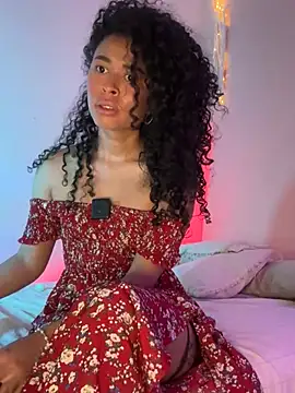 Snapshot of GabriSaenz chatting on December 6, 2:38 pm GabriSaenz online show from December 6, 2:38 pm