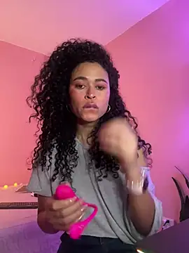 Snapshot of GabriSaenz chatting on December 12, 9:26 pm GabriSaenz online show from December 12, 9:26 pm