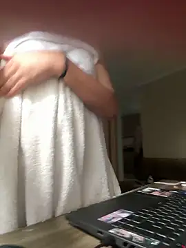 Snapshot of GabriSaenz chatting on December 28, 9:30 pm GabriSaenz online show from December 28, 9:30 pm