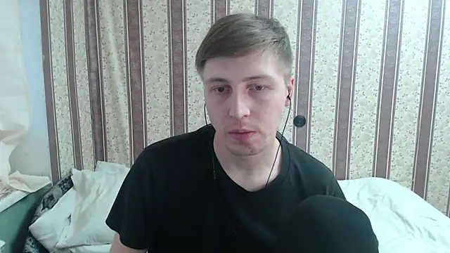 darienlarge online show from March 12, 3:07 pm