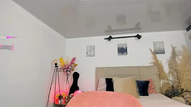 Alexandra ra online show from January 8, 2:14 pm