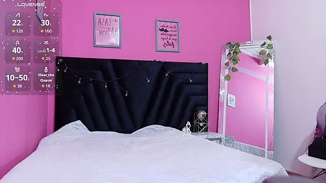 Snapshot of skinnyandcute chatting on September 12, 7:58 pm skinnyandcute online show from September 12, 7:58 pm