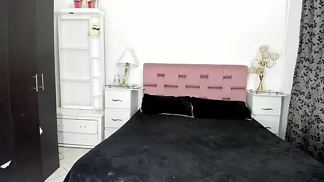 Snapshot of dollpamela chatting on December 27, 8:18 pm dollpamela online show from December 27, 8:18 pm