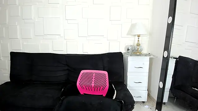 Snapshot of dollpamela chatting on January 5, 11:33 pm dollpamela online show from January 5, 11:33 pm