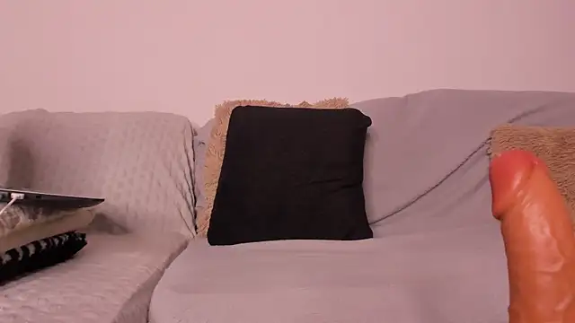 LexxiLow online show from December 10, 5:00 pm