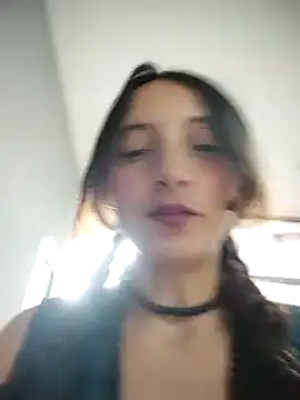 Snapshot of _Laary chatting on December 12, 9:37 pm Laary online show from December 12, 9:37 pm