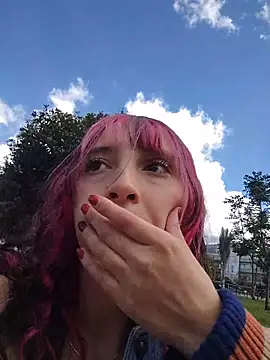 Snapshot of _Laary chatting on December 13, 7:53 pm Laary online show from December 13, 7:53 pm