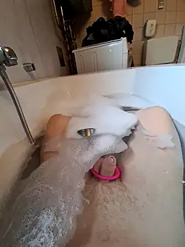 toeloverlive online show from October 9, 8:23 am