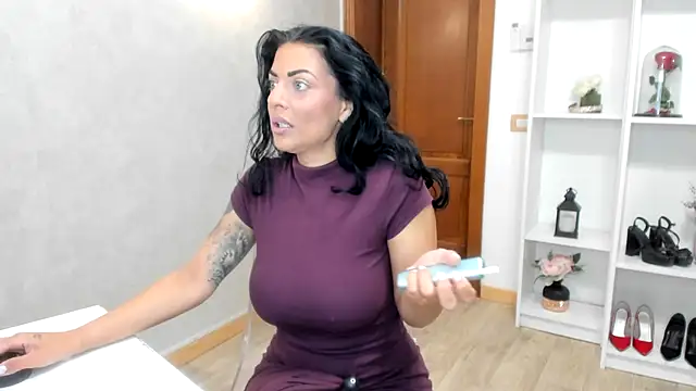 ElisaBaxter online show from October 4, 4:21 am