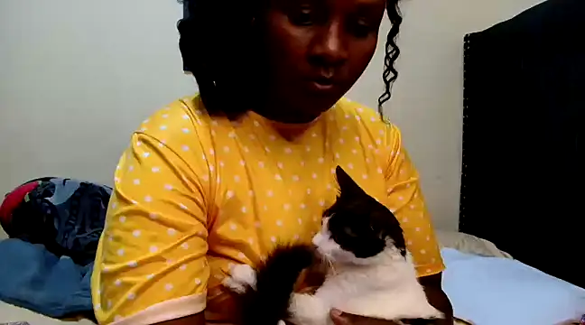 Toomuchbooty33 online show from February 2, 5:48 pm