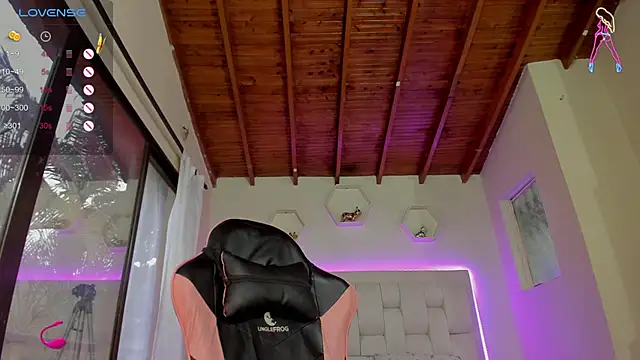 shanakendall online show from February 9, 10:11 pm