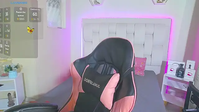 shanakendall online show from October 21, 2:07 pm