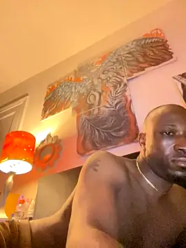 Snapshot of KingB8r chatting on October 31, 10:55 pm KingB8r online show from October 31, 10:55 pm