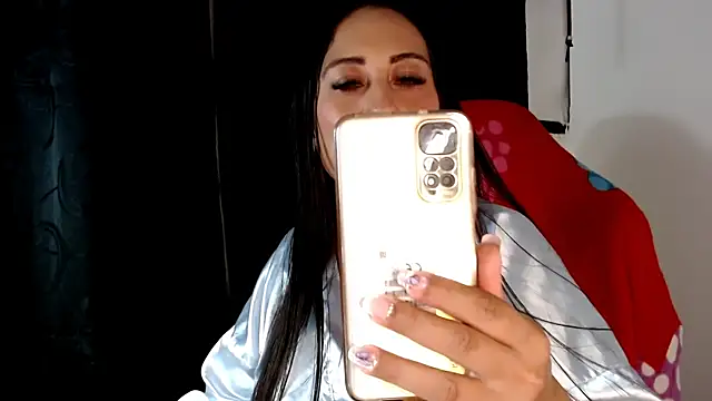 Snapshot of carolinalovee_ chatting on January 11, 4:38 am carolinalovee online show from January 11, 4:38 am