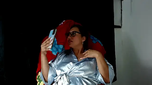 Snapshot of carolinalovee_ chatting on January 12, 4:00 am carolinalovee online show from January 12, 4:00 am