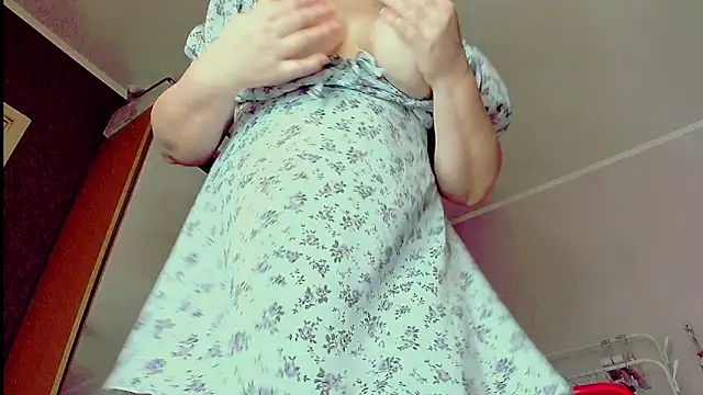 UrSexyMilf online show from December 19, 1:40 pm