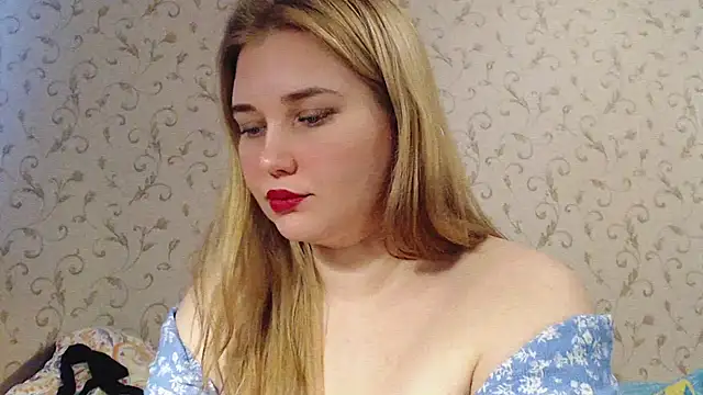 mmmPinUpGirl online show from February 3, 8:35 am