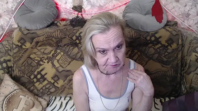 Snapshot of MissBekker chatting on January 19, 7:04 pm MissBekker online show from January 19, 7:04 pm