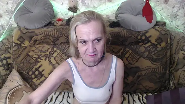 Snapshot of MissBekker chatting on January 20, 4:10 am MissBekker online show from January 20, 4:10 am