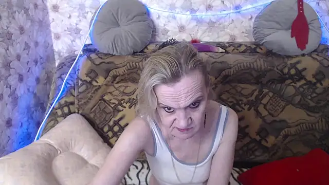 Snapshot of MissBekker chatting on March 18, 11:20 pm MissBekker online show from March 18, 11:20 pm