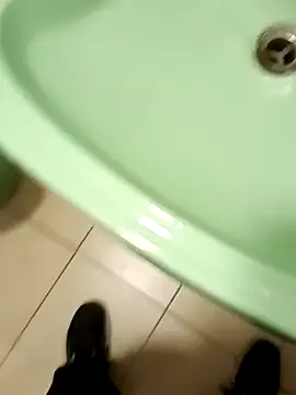 Snapshot of rodovlaz chatting on February 28, 7:14 pm rodovlaz online show from February 28, 7:14 pm