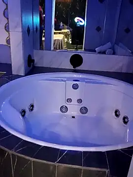 Snapshot of rodovlaz chatting on March 18, 3:31 am rodovlaz online show from March 18, 3:31 am