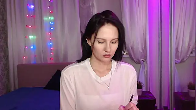 Snapshot of Zlata888 chatting on February 6, 10:59 am Zlata888 online show from February 6, 10:59 am