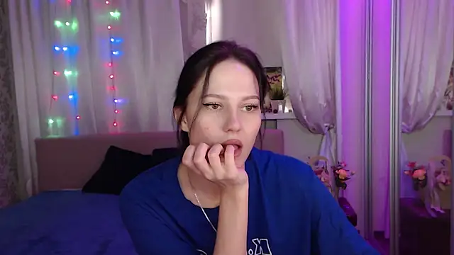 Snapshot of Zlata888 chatting on March 11, 9:34 am Zlata888 online show from March 11, 9:34 am