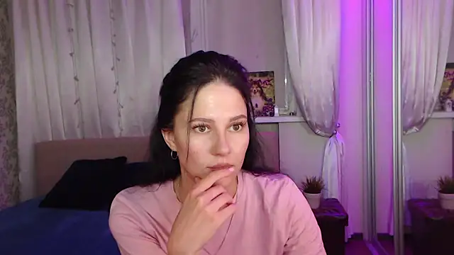 Snapshot of Zlata888 chatting on October 3, 2:47 pm Zlata888 online show from October 3, 2:47 pm