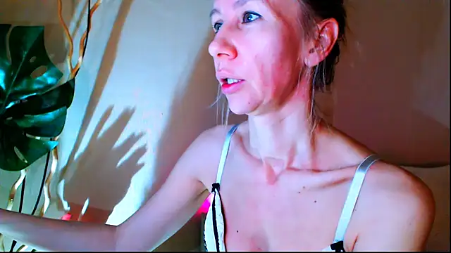 OLIVIA CANDY online show from March 14, 4:21 am