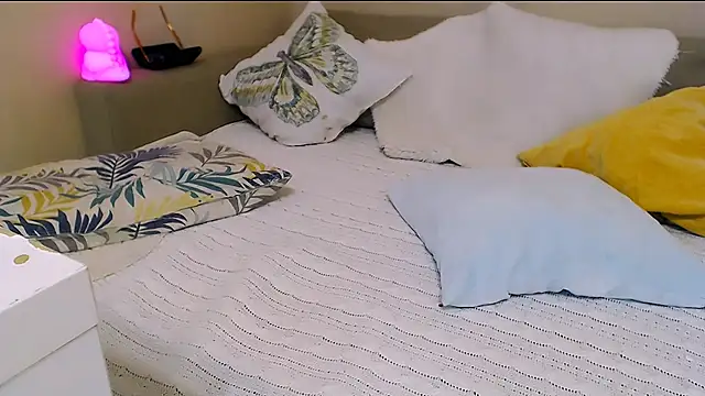 OLIVIA CANDY online show from September 16, 5:19 am