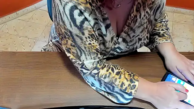 Snapshot of NikkiHolland chatting on November 11, 9:31 am NikkiHolland online show from November 11, 9:31 am