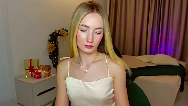 Snapshot of bella__rose chatting on December 26, 9:55 am bella rose online show from December 26, 9:55 am