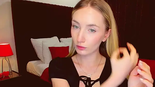 Snapshot of bella__rose chatting on January 15, 12:04 pm bella rose online show from January 15, 12:04 pm