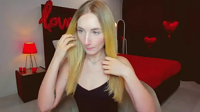 Snapshot of bella__rose chatting on February 15, 6:02 am bella rose online show from February 15, 6:02 am