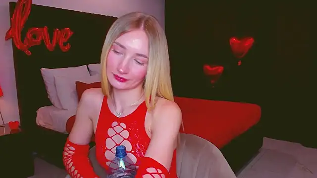 Snapshot of bella__rose chatting on February 17, 9:24 am bella rose online show from February 17, 9:24 am