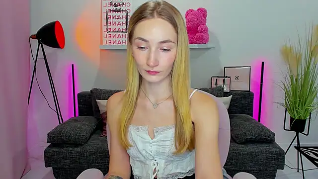 Snapshot of bella__rose chatting on February 26, 1:08 pm bella rose online show from February 26, 1:08 pm