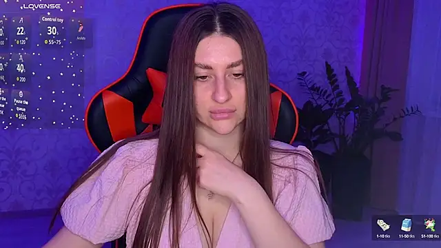 Elishka  online show from October 12, 5:45 pm