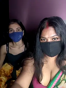 Snapshot of cutee__crazy chatting on November 26, 1:34 pm cutee crazy online show from November 26, 1:34 pm