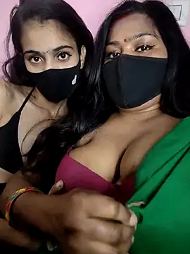 Snapshot of cutee__crazy chatting on December 2, 1:28 pm cutee crazy online show from December 2, 1:28 pm