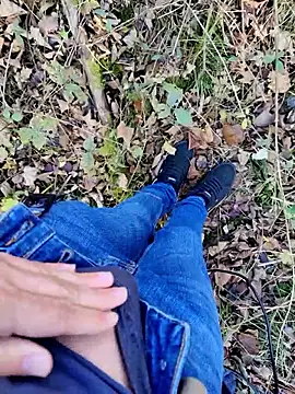 Snapshot of Boring_one chatting on November 10, 1:43 pm Boring one online show from November 10, 1:43 pm