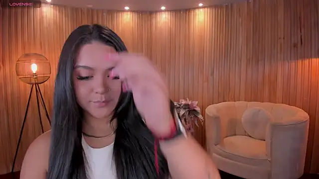 ToriCrossX online show from February 11, 3:40 pm